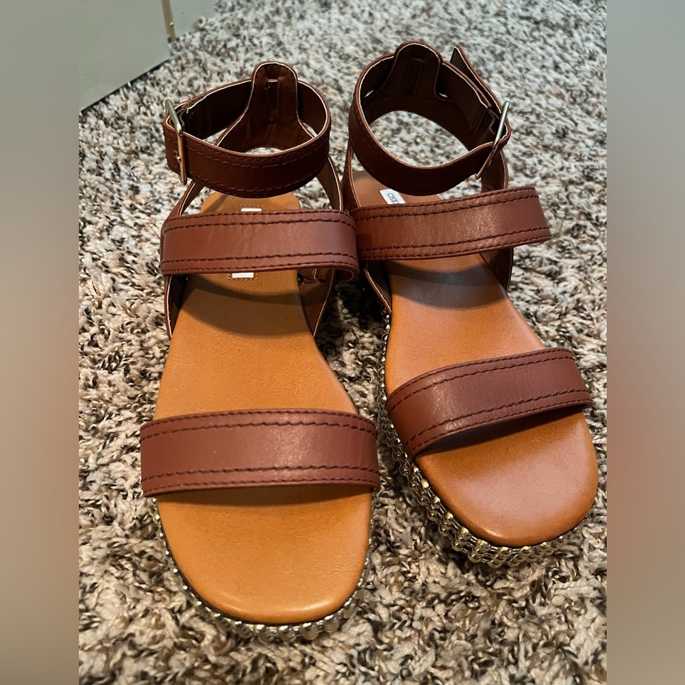 Chelsea & Violet size 6.5 new without tag
